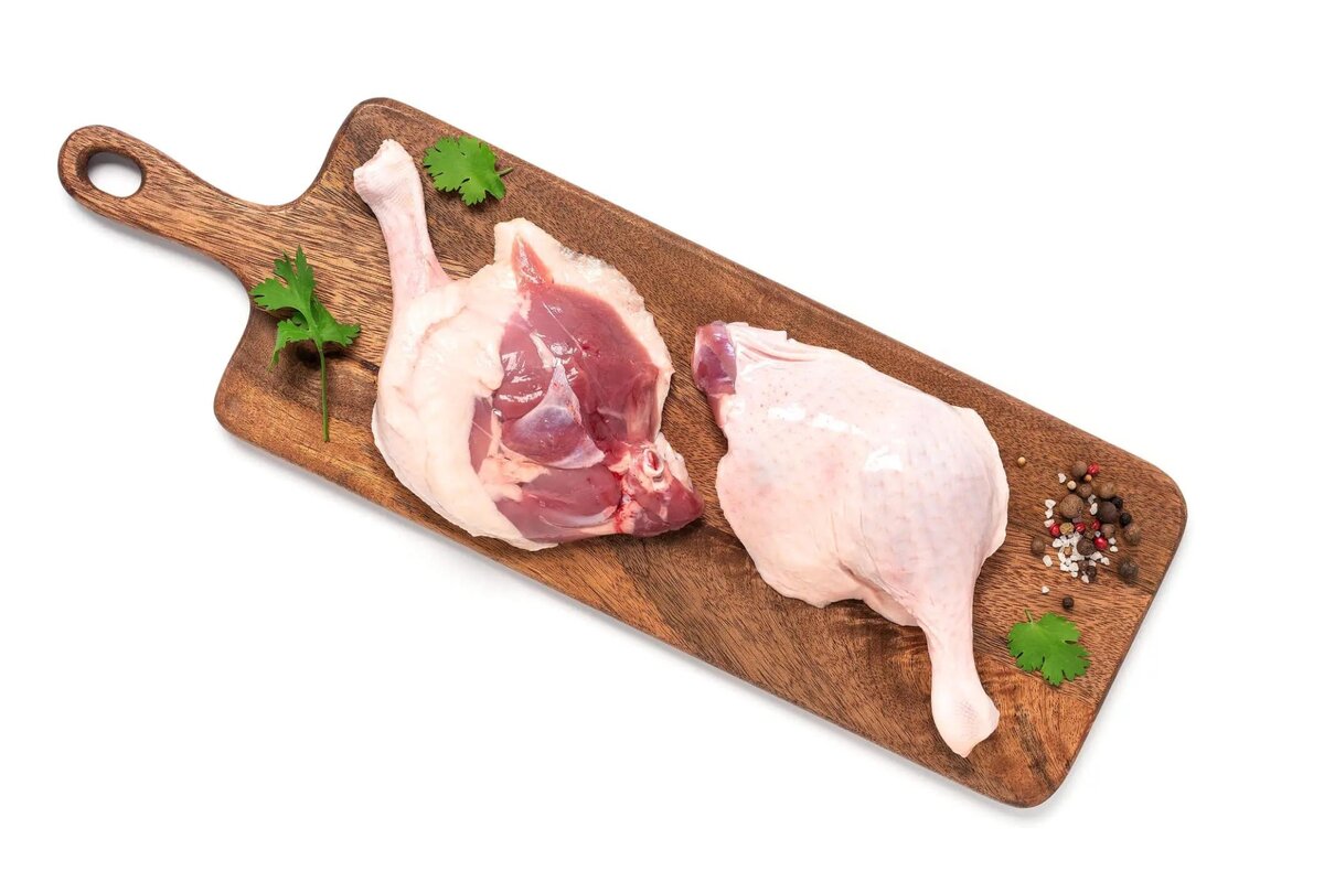 Kačacie stehná mrazené 600 - 700 g (2 ks / bal.)