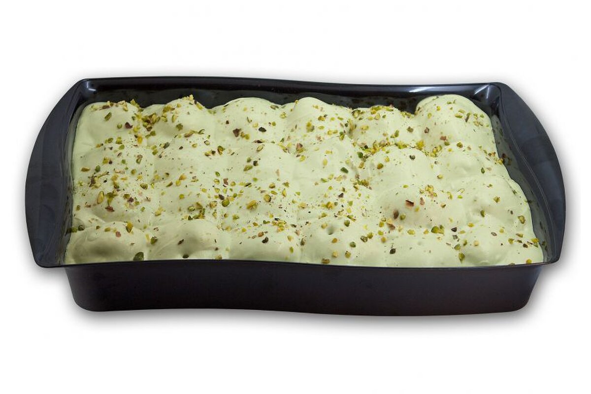 Profiterolky plnené pistáciovým krémom a s pistáciovou polevou 1300 g (24 guličiek), mrazené